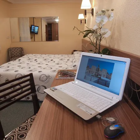 מלון Castilla 2*